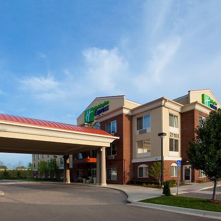 Holiday Inn Express & Suites Detroit - Farmington Hills By Ihg Northville Extérieur photo