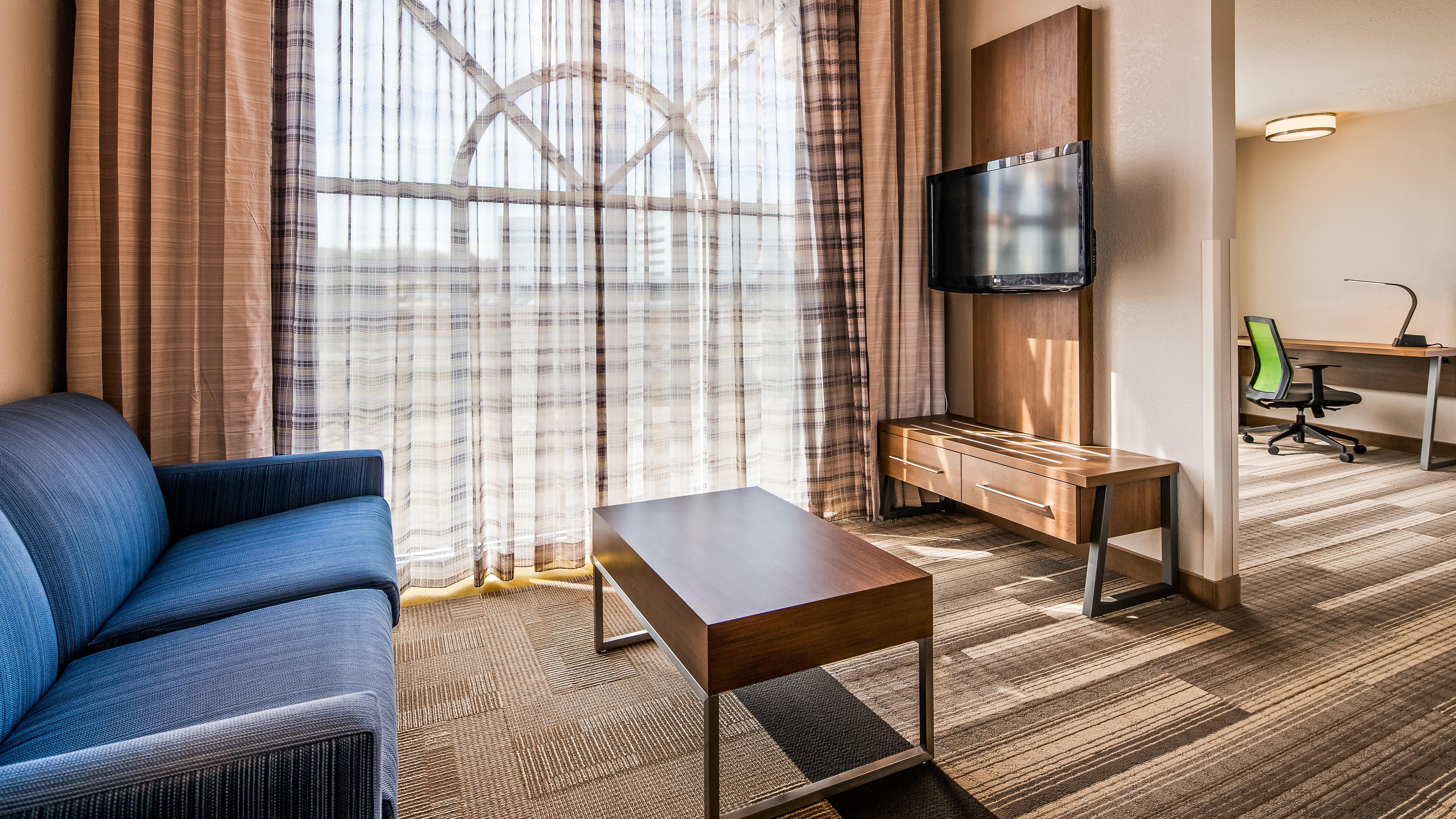 Holiday Inn Express & Suites Detroit - Farmington Hills By Ihg Northville Extérieur photo